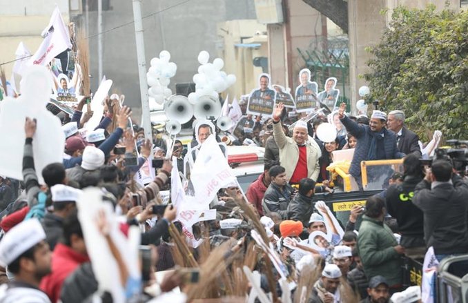 6 घंटे के इंतजार के बाद केजरीवाल ने दायर किया नामांकन पत्र, पार्टी ने भाजपा पर लगाया नामांकन में देरी की साजिश का आरोप