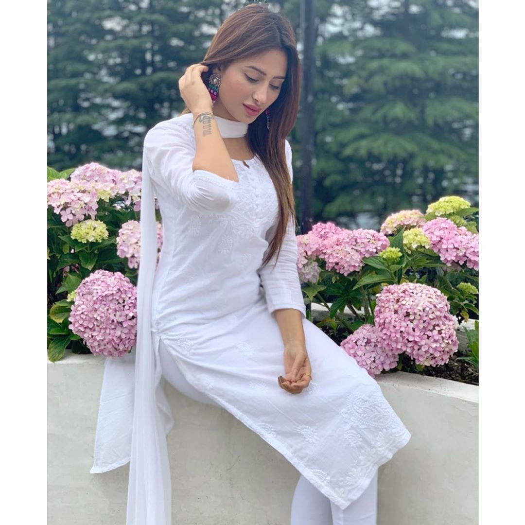mahira sharma, mahira sharma bigg boss, mahira sharma- paras chhabra, mahira sharma lovers, mahira sharma boyfriend, mahira sharma affair, mahira sharma songs, mahira sharma movie, mahira sharma tv serial, mahira sharma family, mahira sharma with abhishek sharma
