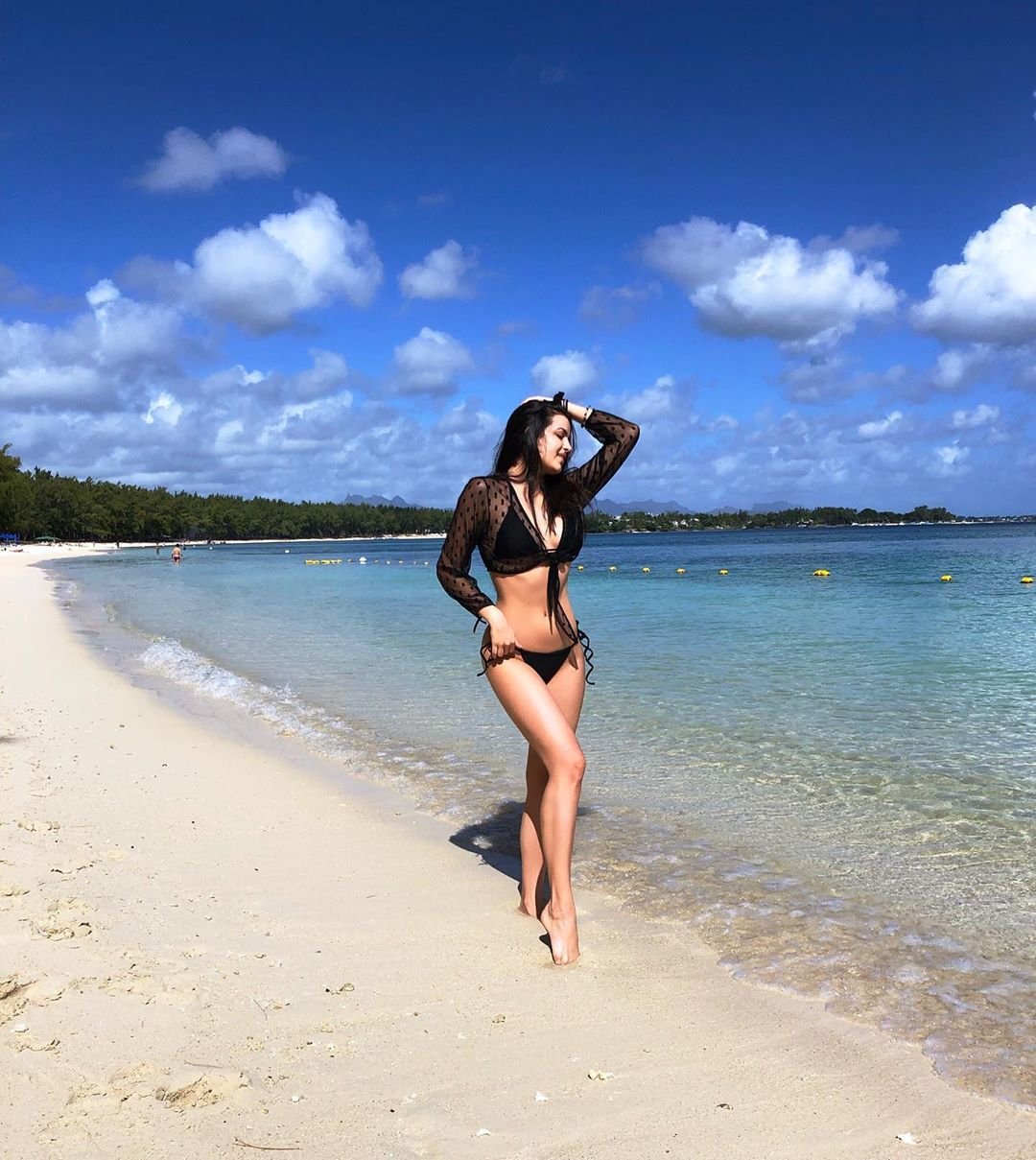 नताशा ने बॉलीवुड में प्रकाश झा द्वारा निर्देशित अजय देवगन की फिल्म सत्याग्रह से डेब्यू कर की थी।