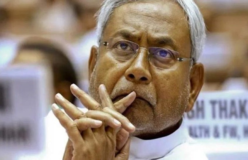 मुख्यमंत्री नीतीश कुमार ने हेलीकॉप्टर के इस्तेमाल के निर्दश दिये थे। 