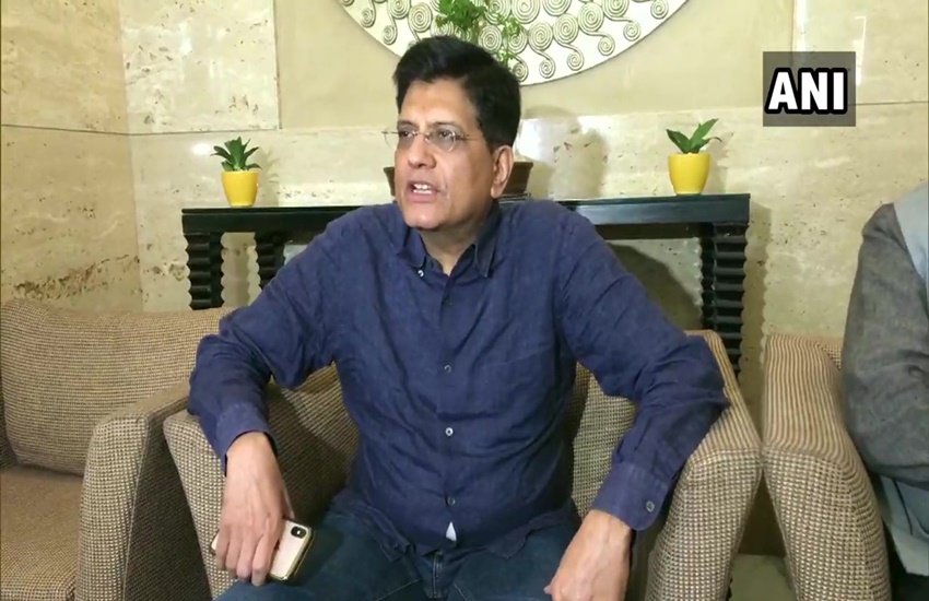 रेल मंत्री ने इंदौर में इस बात का ऐलान किया। फोटो सोर्स - ANI 