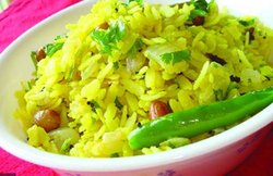 आखिर कहां से आया पोहा, जिसको लेकर मचा है राजनीतिक घमासान?