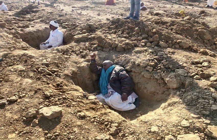 Rajathan news, land acquisation, farmers on mausoleum, compensation for land, CM Ashok Gehlot, jaipur news, india news, Hindi news, news in Hindi, latest news, today news in Hindi