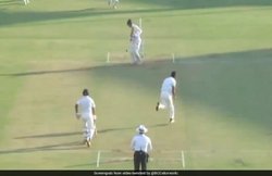 VIDEO: डेब्यू मैच के अपने पहले ही ओवर में रवि यादव ने मचाया धमाल, हैट्रिक लेकर रणजी ट्रॉफी में रचा इतिहास