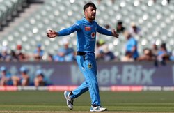 VIDEO: टी20 में 3 बार हैट्रिक लेने वाले चौथे गेंदबाज बने राशिद खान, B’Day Boy ने लगातार 3 चौके जड़ दिलाई टीम को जीत