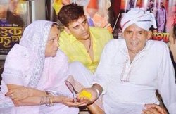 अभिनेता व सांसद रवि किशन के पिता का निधन, लंबे समय से चल रहे थे बीमार, इंस्टाग्राम पर पोस्ट कर दी जानकारी
