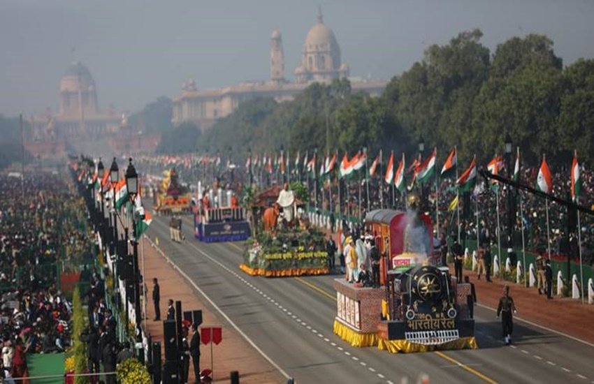 गणतंत्र दिवस के मौके पर कई राज्यों की झांकी निकाली जाती है। फाइल फोटो। फोटो सोर्स - (Express Photo: Praveen Khanna)