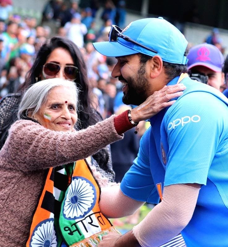 Suparwoman charulata, dadi charulata, charulata patel passes away, charulata patel, team india fan, indian cricket fan charulata patel, charulata patel dead, charulata patel death, virat kohli, rohit sharma, sports Gallery, india vs australia, ind vs aus, icc world cup, icc world cup 2019, cricket, cricket news, cricket samachar, cricket news in hindi, hindi cricket news,चारुलता पटेल, कौन थीं चारुलता पटेल, चारुलता पटेल का निधन, भारतीय क्रिकेट टीम, इंडियन क्रिकेट टीम, भारत बनाम ऑस्ट्रेलिया, आईसीसी वर्ल्ड कप, आईसीसी विश्व कप 2019, भारतीय क्रिकेट फैन चारुलता पटेल, विराट कोहली, विराट कोहली और चारुलता पटेल, रोहित शर्मा, क्रिकेट फैन, क्रिकेट, क्रिकेट न्यूज, क्रिकेट समाचार, क्रिकेट न्यूज हिंदी में, हिंदी क्रिकेट न्यूज,Hindi News, News in Hindi