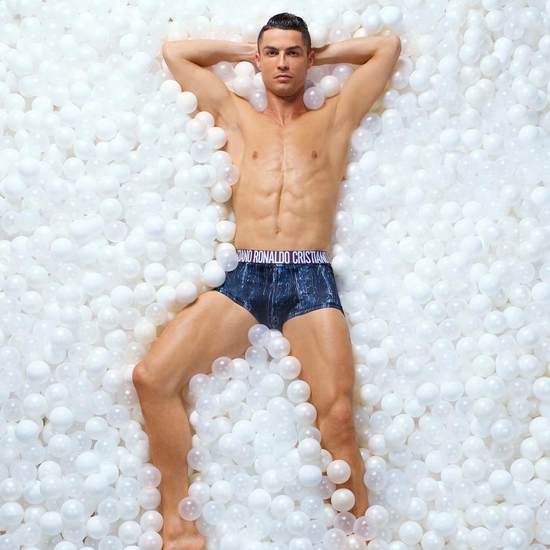 cristiano ronaldo, Portuguese superstar, Cristiano Ronaldo body, Ronaldo body 20 years old, Juventus medical report, क्रिस्टियानो रोनाल्डो, युवेंटस मेडिकल रिपोर्ट, Ronaldo fitness secret, Ronaldo fitness and diet plan, Sports Gallerl, khel desk, khel gallery, Ronaldo fitness, ronaldo match, ronaldo records, Ronaldo girlfriends, ronaldo love affair