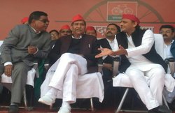 अखिलेश यादव ने दिया BSP को झटका! मायावती सरकार में मंत्री रहे राम प्रसाद चौधरी समेत कई नेता सपा में शामिल