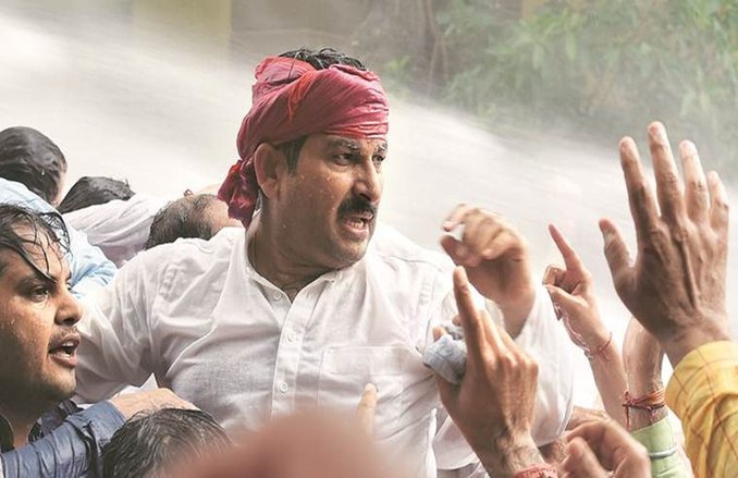 ‘रिंकिया के पापा में बेटी पढ़ाओ बेटी बचाओ का संदेश’, दिल्ली बीजेपी चीफ मनोज तिवारी ने अरविंद केजरीवाल पर साधा निशाना