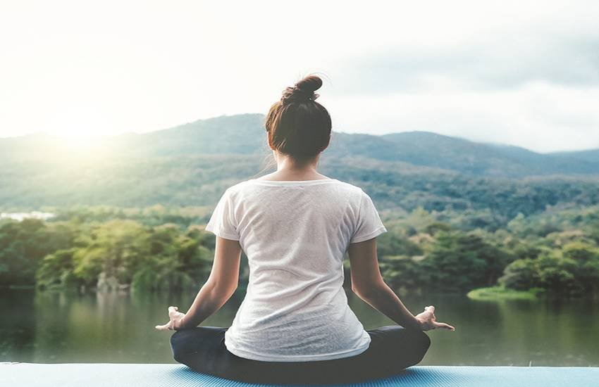 योग में आने वाली बाधाओं को बुद्धि पूर्वक, दृढ़ निश्चय से दूर किया जा सकता है।