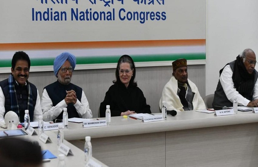 कांग्रेस में संसद के ऊपरी सदन की दौड़ लगाने को कई नेता बेकरार हैं। (file photo)