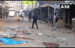 CAA, NRC, NPR Protest In Aligarh: पुलिस ने कहा- हिंसा के पीछे यूनिवर्सिटी की छात्राओं का हाथ, 350 लोगों पर FIR दर्ज