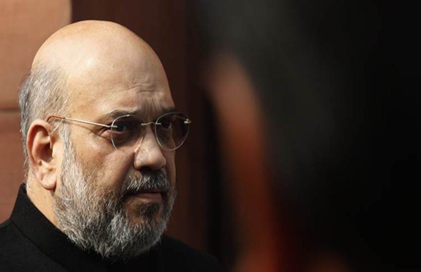 Delhi Elections Results: आम आदमी पार्टी के हेडक्वार्टर पर कार्यकर्ताओं ने पोस्टल लगा अमित शाह का मजाक उड़ाया। Delhi Elections Results: आम आदमी पार्टी के हेडक्वार्टर पर कार्यकर्ताओं ने पोस्टल लगा अमित शाह का मजाक उड़ाया।