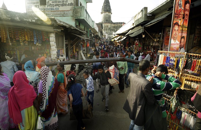 अयोध्या के रहने वालों ने पूछा है कि क्या मुस्लिमों की कब्र पर राम मंदिर बन सकता है। (Express File Photo)