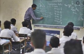 Arvind Kejriwal, AAP, Delhi, Delhi Schools, Delhi Election, Delhi Assembly Election, Delhi Chunav, Abhishek Ranjan, दिल्ली विधानसभा चुनाव, दिल्ली के चुनाव, आम आदमी पार्टी, दिल्ली के स्कूल, दिल्ली में स्कूली शिक्षा, दिल्ली के स्कूलों की हकीकत