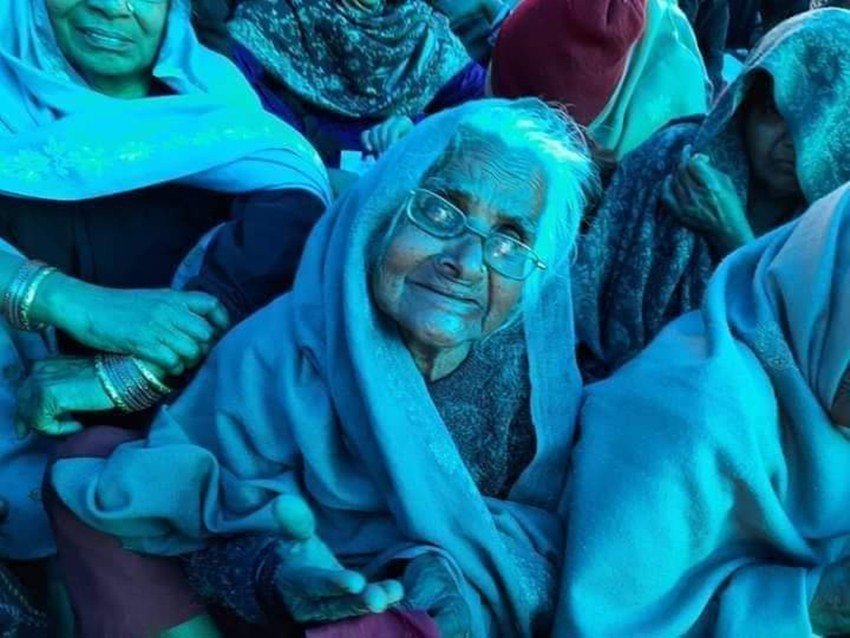 प्रदर्शनकारी महिलाओं ने कहा कि जब तक NRC और CAA को लिखित में वापस नहीं लिया जाएगा तबतक हम महिलाएं ईदगाह मैदान में प्रदर्शन जारी रहेगा।