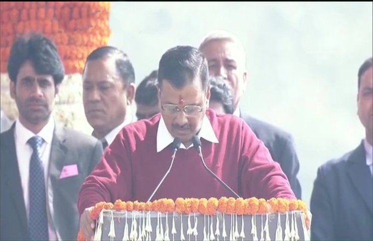 Delhi CM Arvind Kejriwal Oath Ceremony Updates: केजरीवाल कैबिनेट ने ली पद और गोपनीयता की शपथ, पीएम मोदी ने दी बधाई