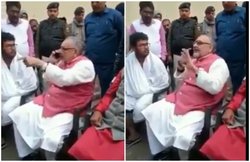 VIDEO: जब एसपी को हड़काने लगे केंद्रीय मंत्री गिरिराज सिंह, बोले – हत्या को आप प्रोटेक्ट कर रहे हैं