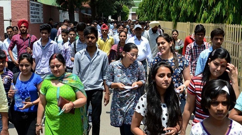 CA Intermediate/ Foundation Result 2019 परिणाम लिंक पर क्लिक करने के बाद नया पेज खुलेगा जहां आपको अपना रजिस्ट्रेशन नंबर/पिन और परीक्षा का रोल नबंर लिखना होगा। रजिस्ट्रेशन नंबर/पिन और परीक्षा का रोल नबंर डालने के बाद आप अपना रिजल्ट देख पाएंगे।