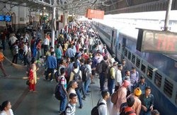 रेलवे ने रद्द कीं 362 ट्रेन, देखें पूरी लिस्ट