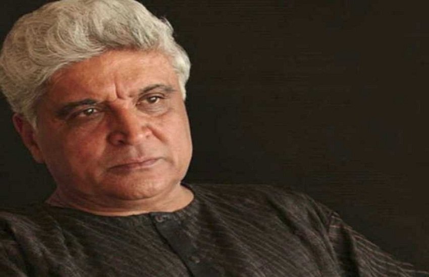 Delhi Violence: बॉलीवुड राइटर जावेद अख्तर (Javed Akhtar) दिल्ली पुलिस पर किए गए एक ट्वीट के बाद सोशल मीडिया पर ट्रोल हो गए।