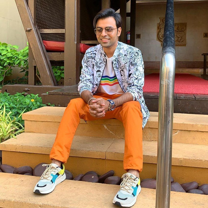कैंपस में ही उनकी मुलाकात द वायरल फीवर (TVF) के राइटर बिस्वापति सरकार से हुई। बिस्वापति सरकार ने जितेंद्र को TVF में शामिल होने के लिए इंवाइट किया और यहीं से जितेंद्र का करियर चल निकला।