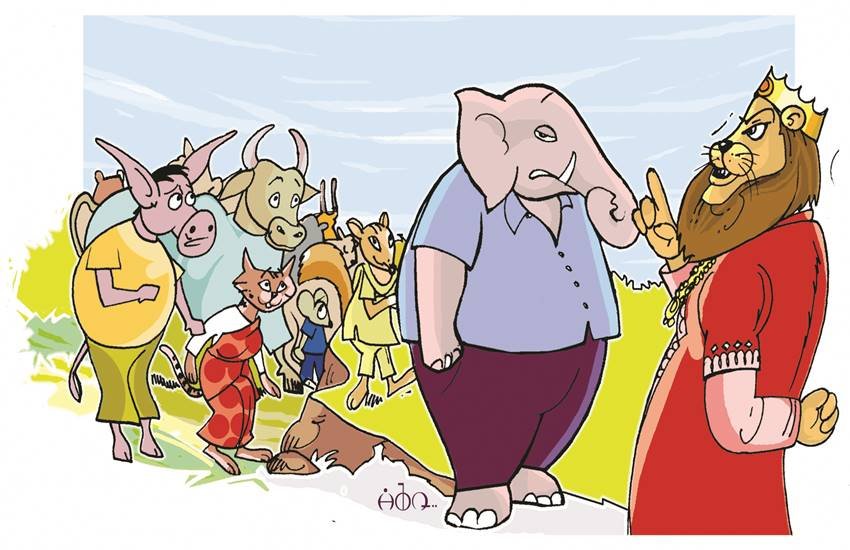 छोटे जानवर मोटू को टुकुर-टुकुर देख रहे थे।