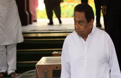 कमलनाथ सरकार का हेल्थ वर्कर्स को फरमान- कम से कम एक पुरुष की कराओ नसबंदी, वरना गंवानी पड़ेगी नौकरी