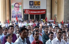 Life Insurance Corporation of India, LIC, LIC Staff, National Strike, Strike, Share Sale, Budget 2020, Budget, Narendra Modi, BJP, NDA Government, Business News, National News, Hindi News
