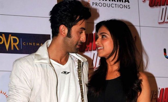 valentine week, valentine day, bollywood breakup, bollywood affair, salman khan, deepika padukone, rambir kapoor, akshay kumar, shahid kapoor, kareena kapoor, abhishek bachchan, karishman kapoor, bollywood love couples