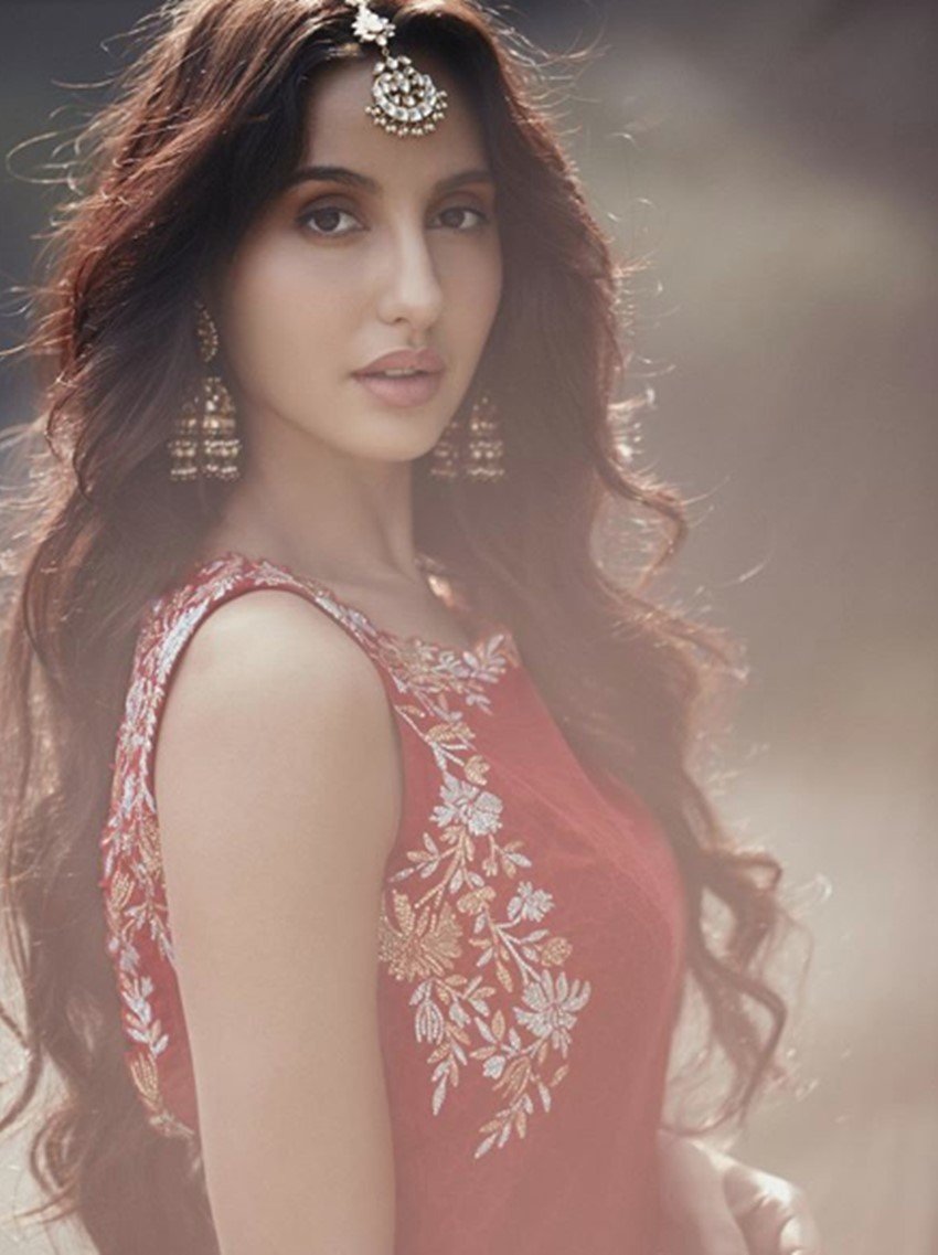 Nora Fatehi, Actress Nora Fatehi, Nora Fatehi Raising High Temperature, Nora Fatehi HD Pictures, Nora Fatehi in Beautiful Indian Saari, Nora Fatehi With a Nath, Fans Reacting on Nora Fatehi Pictures, Dilbar Dilber Actress nora fatehi, Nora Fatehi Look Goes Crazy, entertainment news, bollywood new, television news