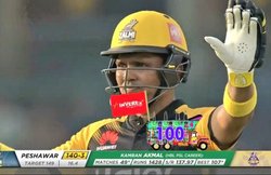 PSL 2020 Score: कामरान अकमल ने जड़ा तूफानी शतक, लिविंगस्टोन ने छक्का लगाकर पेशावर को जिताया