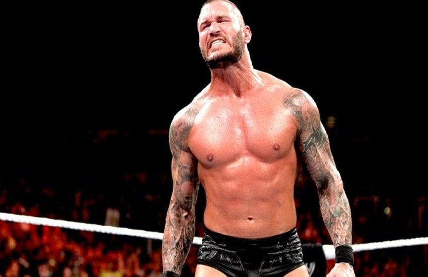 WWE Raw: रैंडी ऑर्टन के वार से बेहोश हुए मैट हार्डी