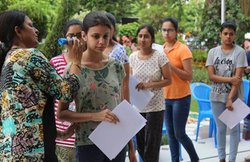 Sarkari Naukri: सरकारी नौकरी ही सरकारी नौकरी, जानिए आप किस किस के लिए कर सकते हैं आवेदन