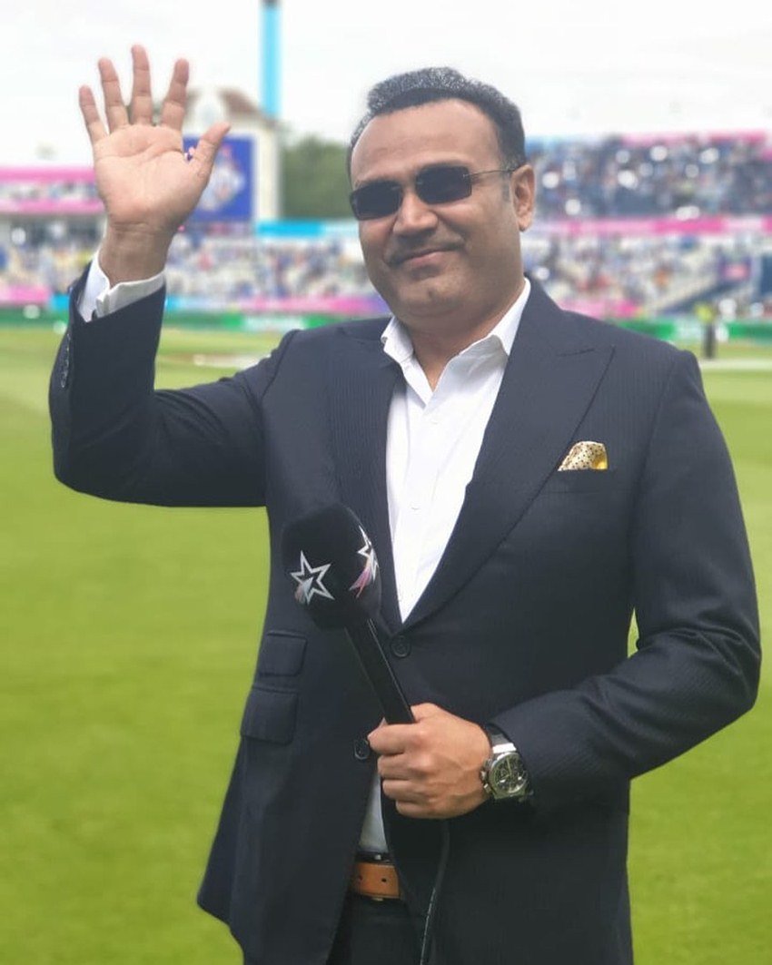 सहवाग ने बच्चों की तस्वीरें शेयर करते हुए लिखा कि मैं गौरवान्वित महसूस करता हूं कि ये बच्चे में स्कूल में पढ़ रहे हैं। सहवाग के इस कदम की सोशल मीडिया में खूब सराहना हो रही है।