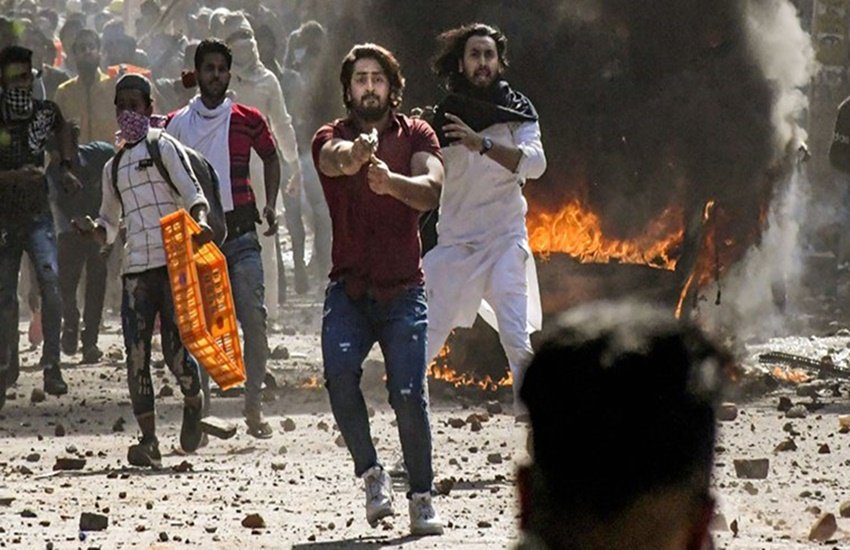 शाहरुख को क्राइम ब्रांच ने गिरफ्तार कर लिया है। फोटो सोर्स - PTI