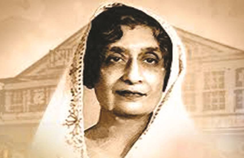 अमृत कौर के पिता के गोपाल कृष्ण गोखले से मैत्रीपूर्ण संबंध थे।