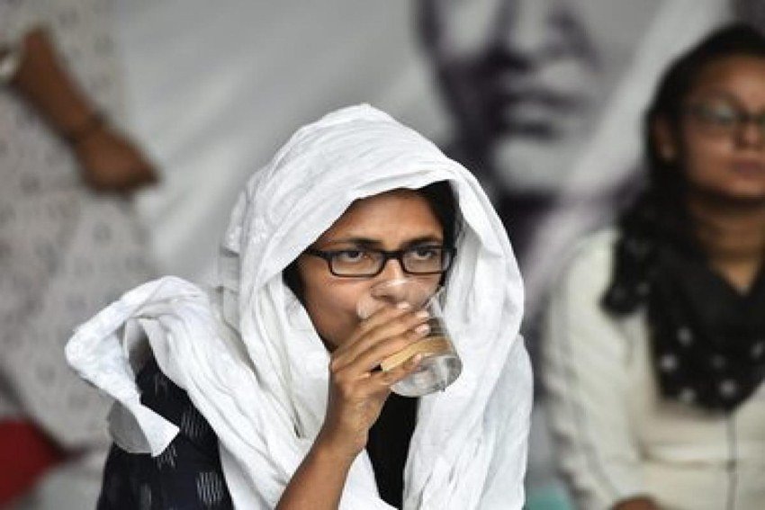 स्वाति ने आगे लिखा- हर दिन ईश्वर से प्रार्थना करती हूं कि वो हमें और हमारे जैसे लोगों को यह पीड़ा सहने की ताकत दें।