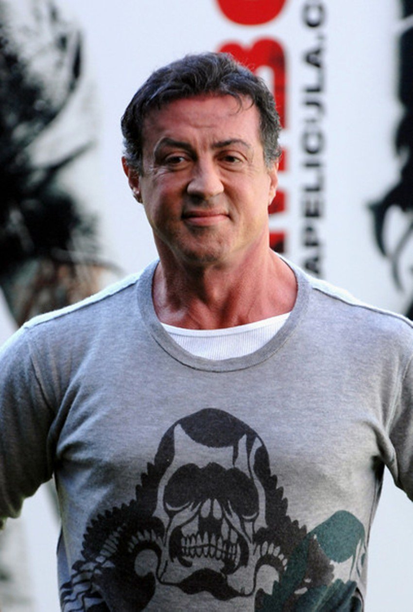 Sylvester Stallone: सिल्वेस्टर स्टैलोन अक्षय कुमार और करीना कपूर के साथ फिल्म कमबख्त इश्क में काम कर चुके हैं। हॉलीवुड में डेब्यू से पहले सिल्वेस्टर भी पोर्न फिल्मों में काम करते थे।