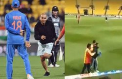 IND vs NZ: चौथे टी20 में एक नहीं दो बार फैन ने डाला मैच में खलल; सुरक्षा घेरा तोड़ मैदान में पहुंचा, देखें VIDEO