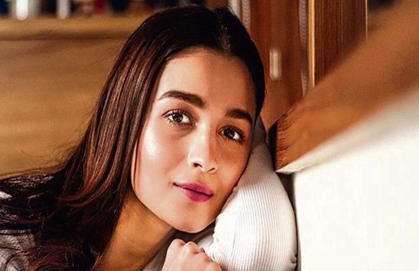 alia bhatt, alia bhatt latest news, alia bhatt upcoming movie, alia bhatt money, alia bhatt houses, alia bhatt finances, alia bhatt family, alia bhatt london house, alia bhatt property, alia bhatt budget, alia bhatt expenses, alia bhatt mutual funds, alia bhatt life style,