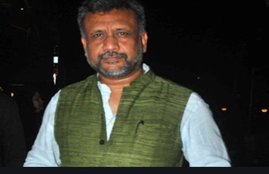 Omar Abdullah, Mehbooba Mufti, Public Safety Act, PSA, Jammu Kashmir, Anubhav Sinha, Bollywood Director, उमर अब्दुल्ला, महबूबा मुफ्ती, पीएसए, नागरिक सुरक्षा काननू, पब्लिक सेफ्टी एक्ट, अनुभव सिन्हा, जम्मू-कश्मीर