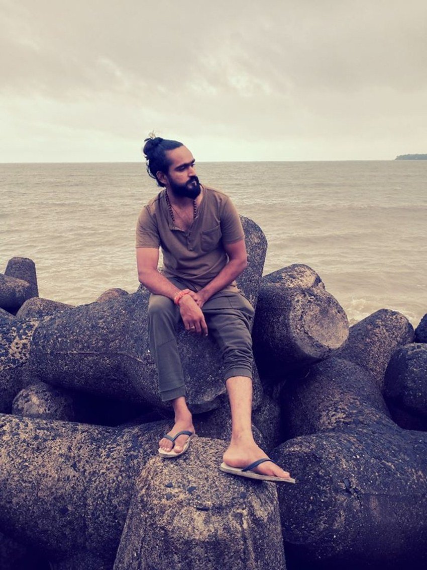 अनुराग का कहना है कि जो लोग भी इन सब चीजों में शामिल हैं उनके खिलाफ वह सख्त कार्रवाई करेंगे।