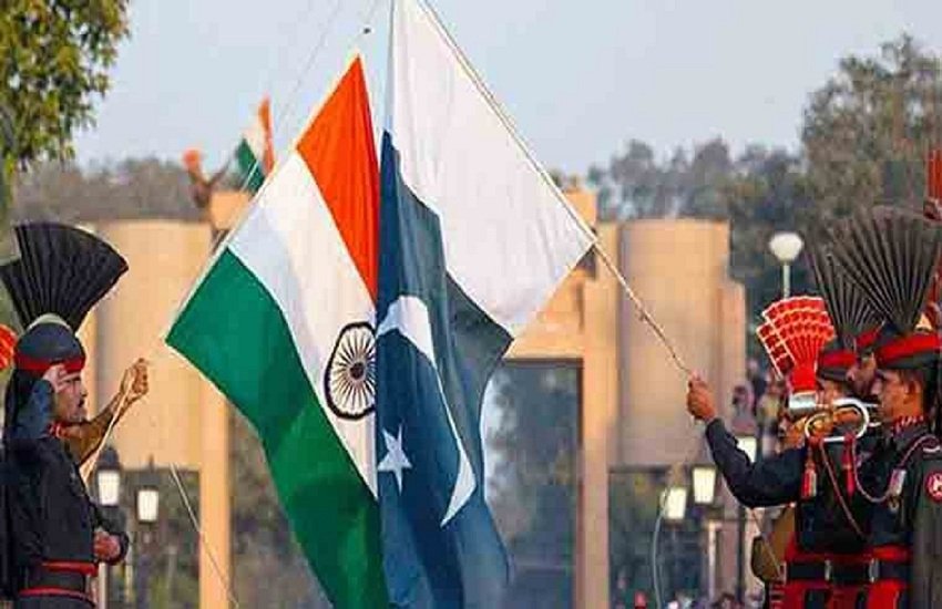डोनाल्ड ट्रम्प भारत और पाकिस्तान के बीच तनाव कम करने को बढ़ावा दे रहे हैं। (file photo)