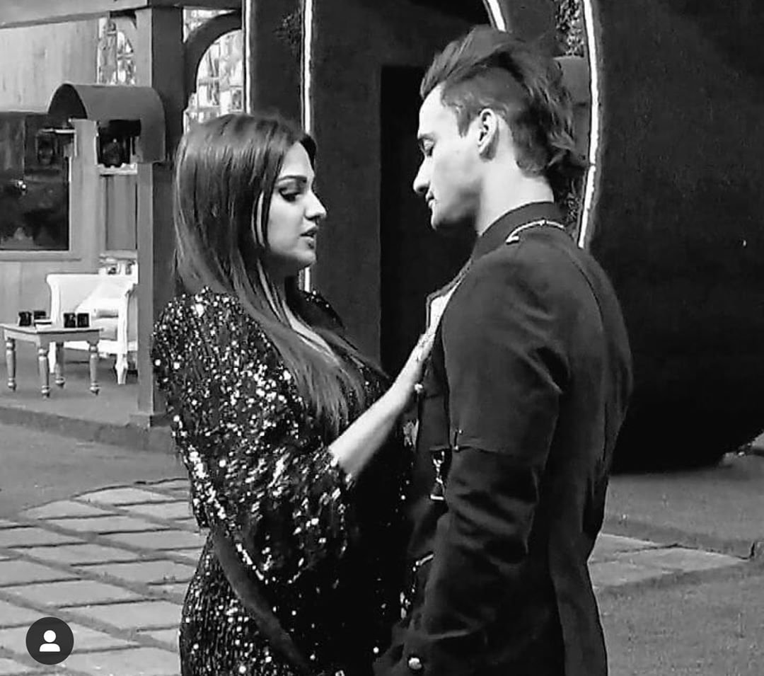 Asim Riaz, Asim Riaz -himanhsi khurana, Asim riaz age, himanshi khurana age, himanshi khurana boyfriend, bigg boss 13, asim riaz, rashmi desai, garmi song, twerk, himanshi khurrana