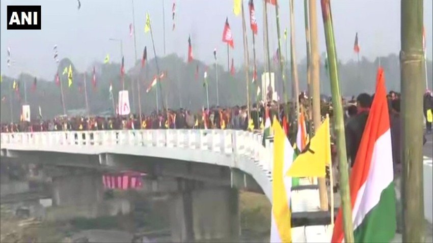 सिर्फ इतना ही नहीं ऑल बोडो स्टूडेंट यूनियन (एबीएसयू) ने कोकराझार में बाइक रैली भी निकाली।