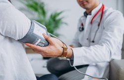 Blood Pressure: हाई ब्लड प्रेशर वाले डाइट से कम करें नमक… लाइफस्टाइल में लाएं ये कुछ अन्य बदलाव
