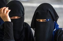 यूपी: ‘बुर्का नहीं पहनने पर करते हैं प्रताड़ित’, मुस्लिम छात्राओं ने की मजिस्ट्रेट से शिकायत